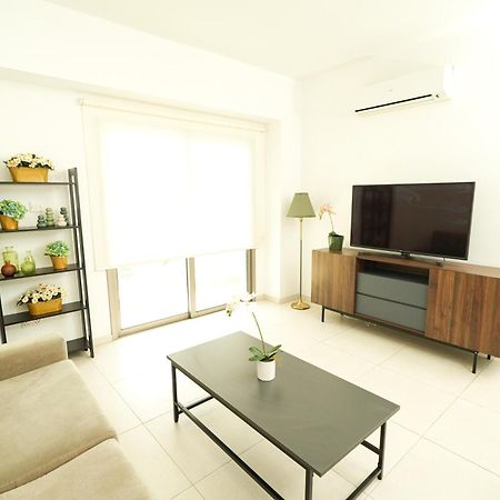 Halcyon Central Apartment Larnaca Ngoại thất bức ảnh