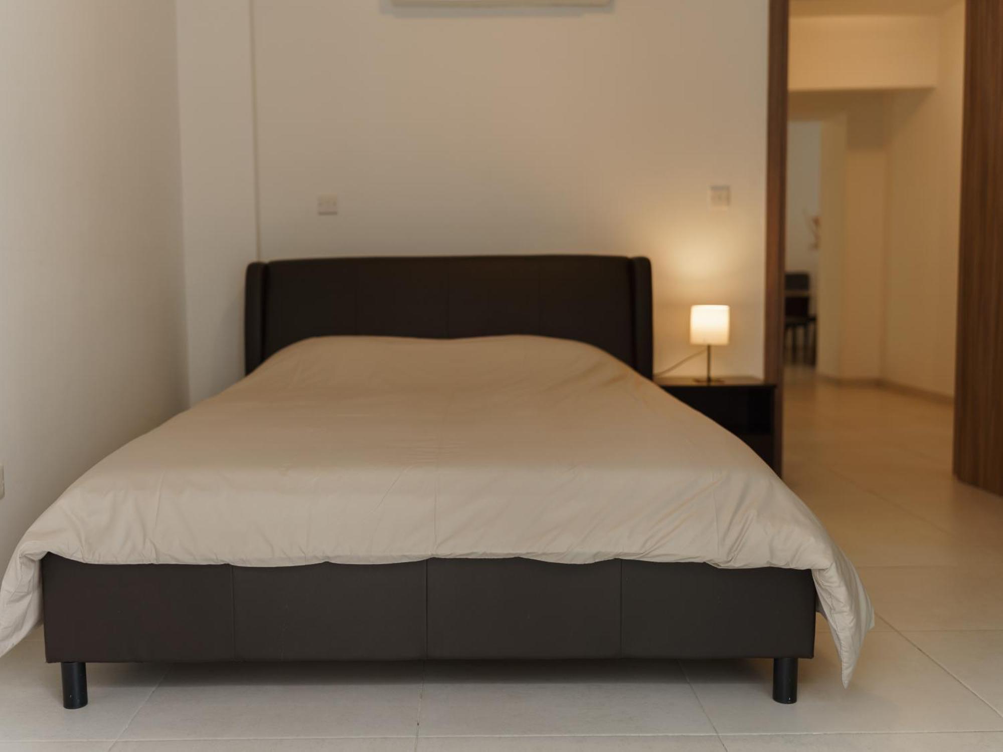 Halcyon Central Apartment Larnaca Ngoại thất bức ảnh