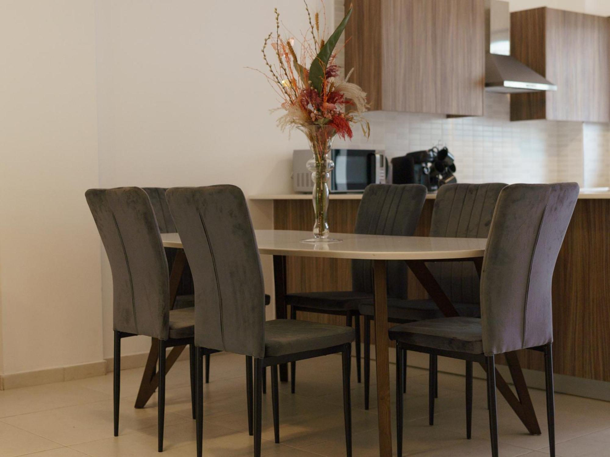 Halcyon Central Apartment Larnaca Ngoại thất bức ảnh