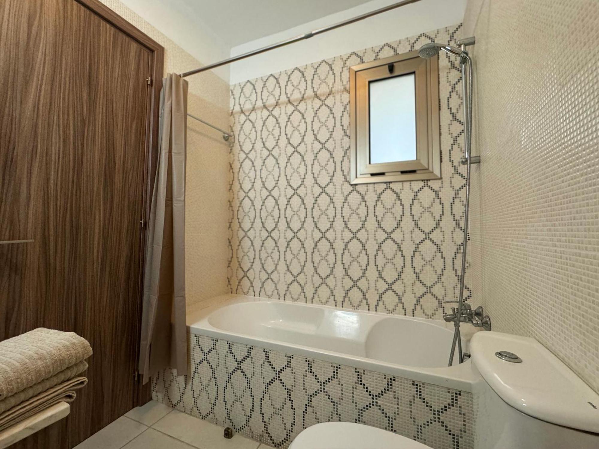 Halcyon Central Apartment Larnaca Ngoại thất bức ảnh