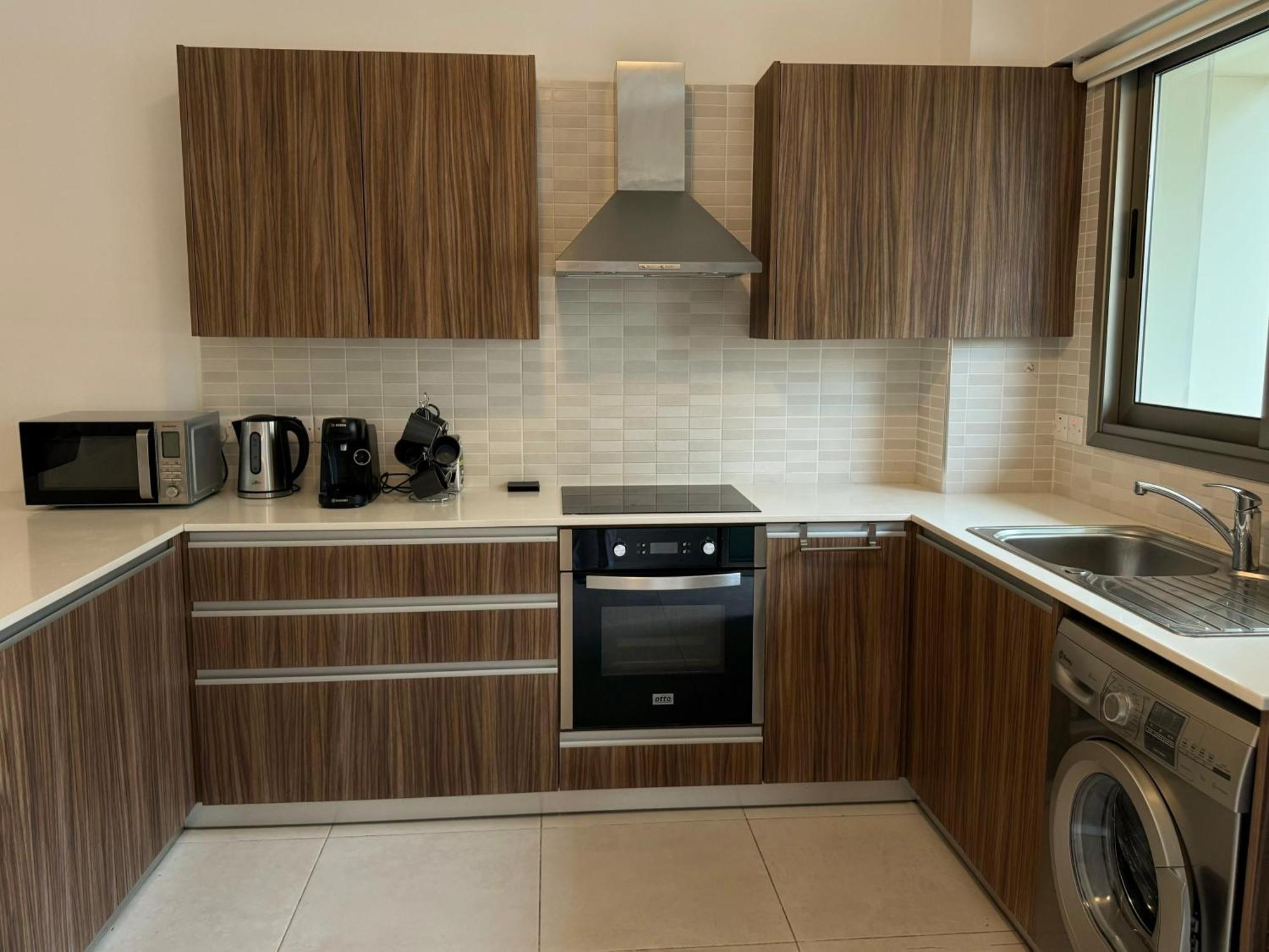 Halcyon Central Apartment Larnaca Ngoại thất bức ảnh